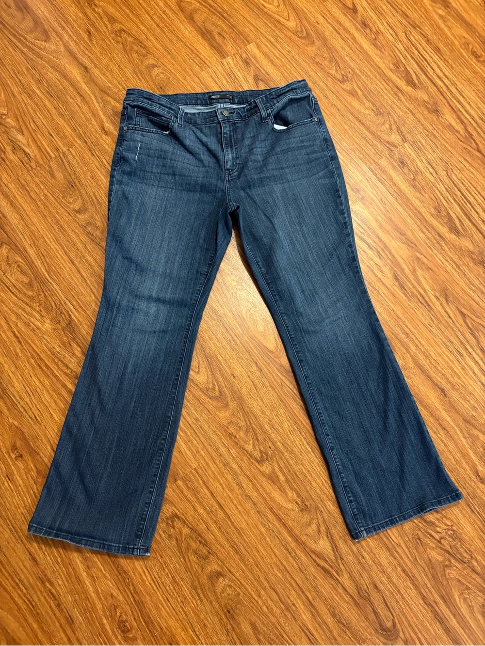Simply Vera Vera Wang Women's Blue Medium Wash Bootcut Jeans Stretch 16W - Picture 5 of 12